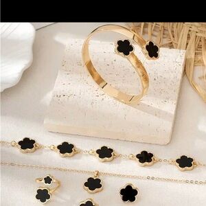 Lucky flower jewelry